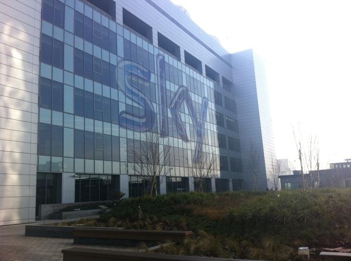 Sky raddoppia sul digitale terrestre, acquista il canale 27 Class Tv