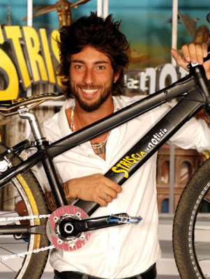 Vittorio Brumotti (Striscia) tenta stasera un nuovo record del mondo