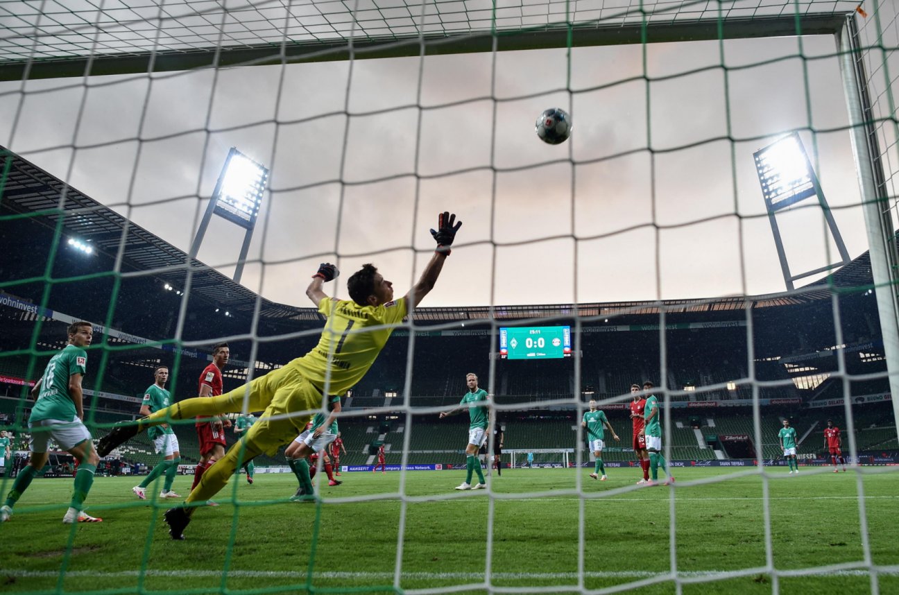 Calcio Estero Sky Sport, Bundesliga e Premier | Palinsesto e Telecronisti 19 - 22 Giugno - immagine di copertura per i programmi TV