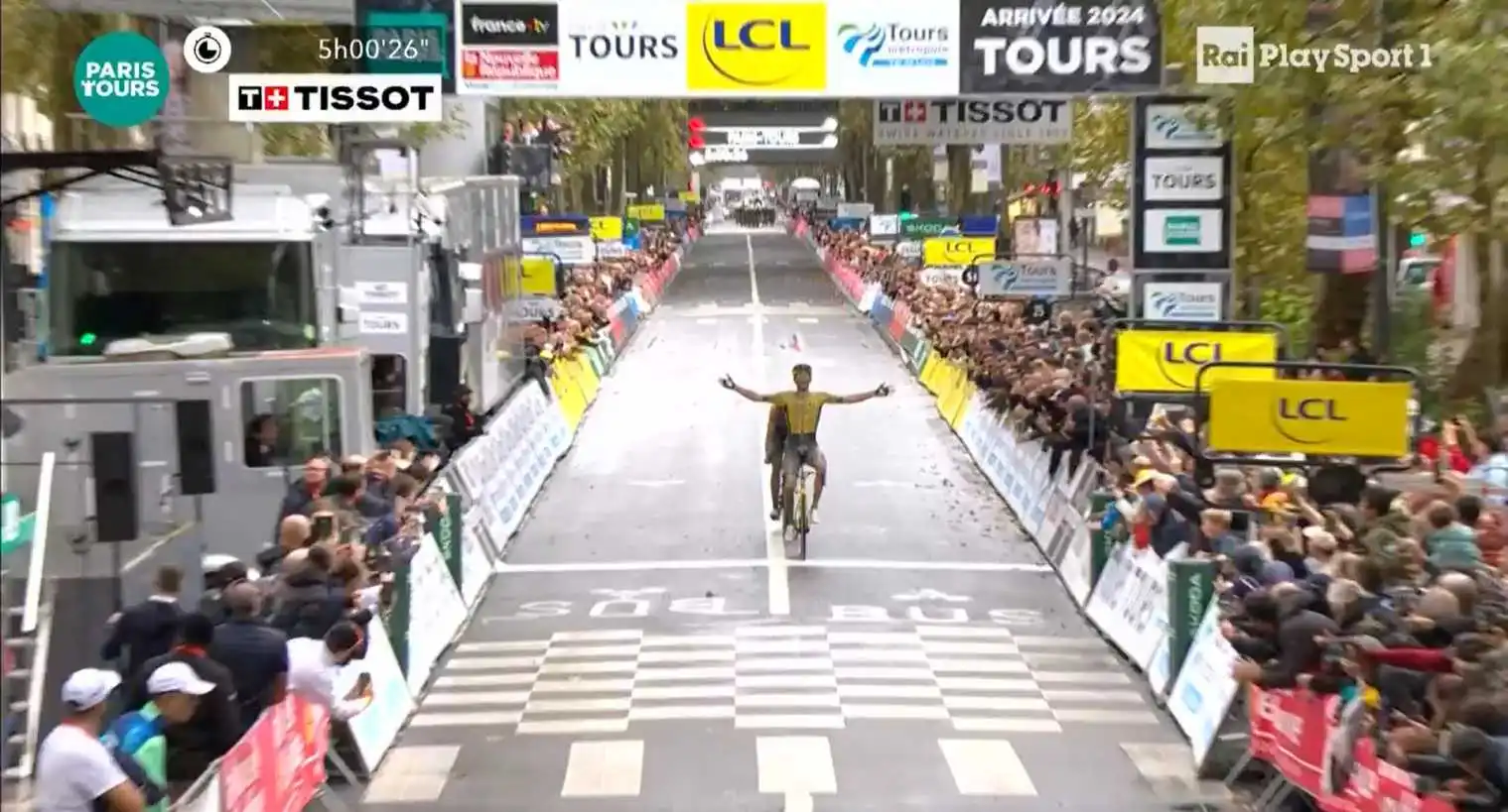 Diretta Rai Sport Domenica 12 Ottobre 2025 Ciclismo Parigi > Tours, Barcolana, Basket, Volley e altro