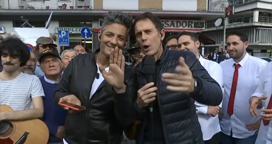 Visualizza: Fiorello: «La mia edicola su Sky Uno e Tv8 tra referendum e terza età». su Digital-News.it Immagine di Fiorello: «La mia edicola su Sky Uno e Tv8 tra referendum e terza età». - Scopri di più su Sky Italia