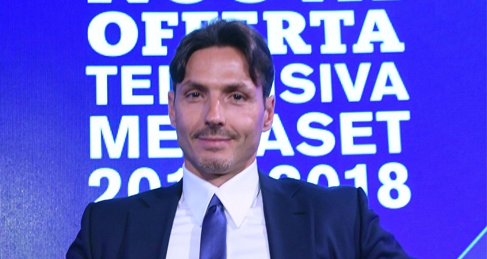 Visualizza: Piersilvio Berlusconi conferma: «Missione compiuta, cederemo R2 a Sky» su Digital-News.it Immagine di Piersilvio Berlusconi conferma: «Missione compiuta, cederemo R2 a Sky» - Scopri di più su Economia