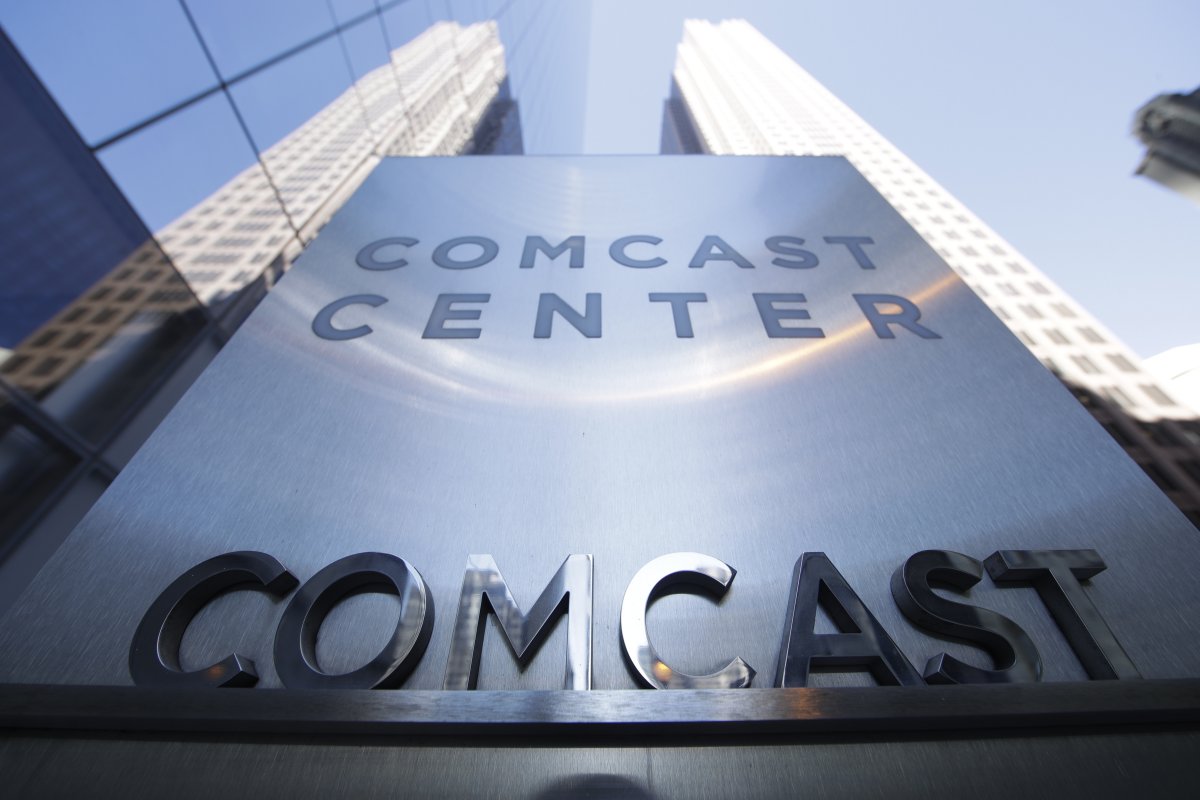 Immagine di Comcast completa acquisizione dei titoli Sky detenuti da Murdoch - Scopri di più su Economia