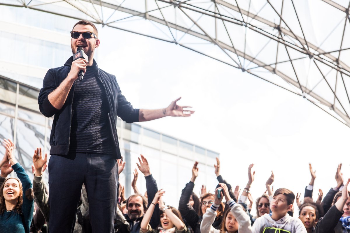 Visualizza: X Factor, bagno di folla a Bologna: 12 mila aspiranti pop star alla torre Unipol su Digital-News.it Immagine di X Factor, bagno di folla a Bologna: 12 mila aspiranti pop star alla torre Unipol - Scopri di più su Sky Italia