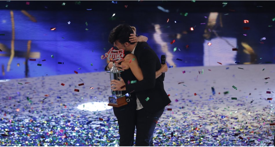 Visualizza: De Filippi difende talent a Sanremo ma le parole di Maria dividono su Digital-News.it Immagine di De Filippi difende talent a Sanremo ma le parole di Maria dividono - Scopri di più su Televisione