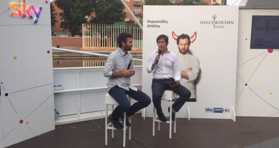 Visualizza: Cracco allo #SpazioSky in Darsena: ''Fa caldo? Il vero inferno è la cucina'' #HKIta su Digital-News.it Immagine di Cracco allo #SpazioSky in Darsena: ''Fa caldo? Il vero inferno è la cucina'' #HKIta - Scopri di più su Sky Italia
