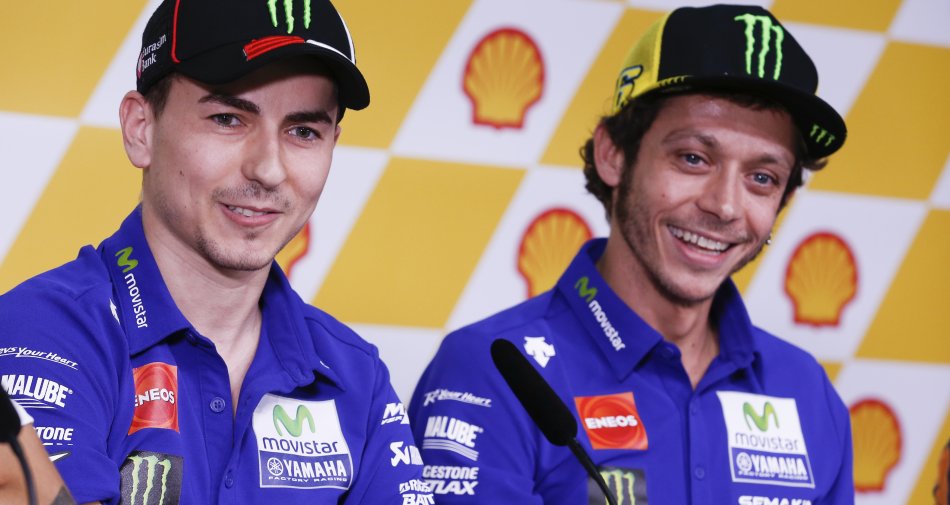 Immagine di Venerdi #SkyMotori - Diretta Prove Libere Malesia (Sky Sport MotoGP) e Austin (Sky Sport F1) - Scopri di più su Sky Italia