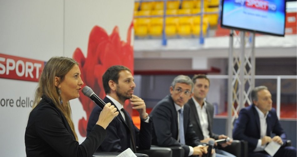 Visualizza: #SkyBasket a Brindisi, illustra l'offerta con le mille ore di Basket sui canali Sky su Digital-News.it Immagine di #SkyBasket a Brindisi, illustra l'offerta con le mille ore di Basket sui canali Sky - Scopri di più su Sky Italia