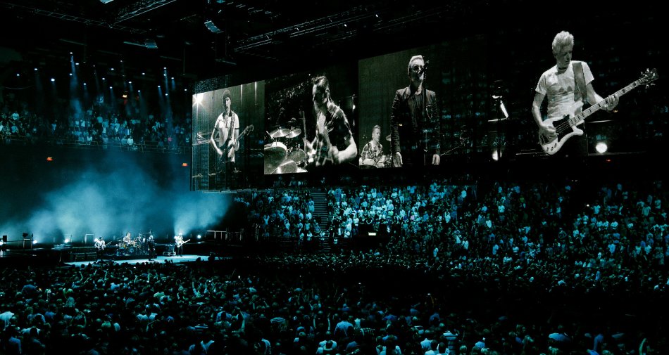 Immagine di Il concerto di Parigi degli U2 in onda su Sky Uno e poi su Sky Arte - Scopri di più su Sky Italia
