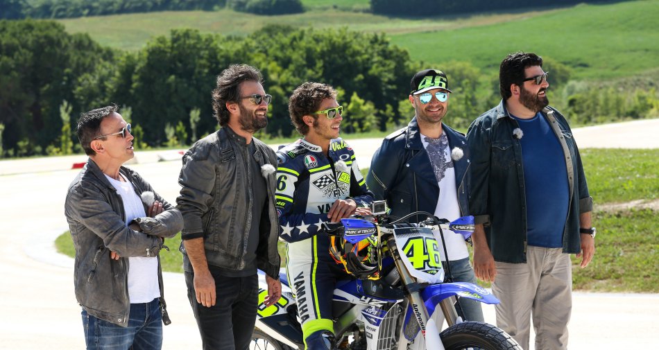 Immagine di MasterChef scende in pista su Sky Uno con lo Sky Racing Team VR46 e Valentino Rossi - Scopri di più su Sky Italia