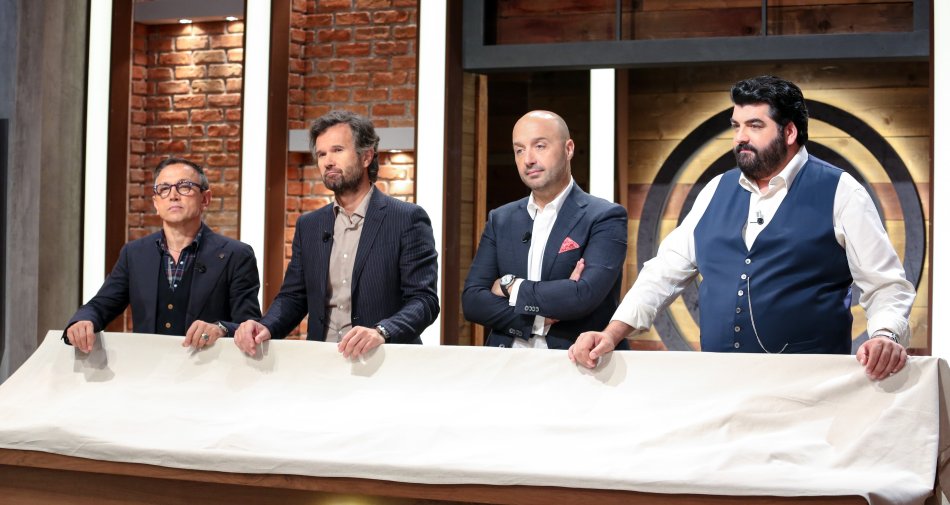 Foto - MasterChef, si affilano i coltelli su Sky Uno con prove sempre più dure