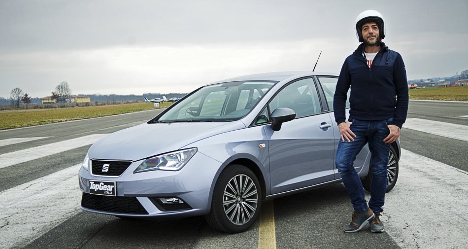 Immagine di Top Gear Italia, nella seconda puntata su Sky Uno e Sky Sport 1 ospite Max Gazze' - Scopri di più su Sky Italia