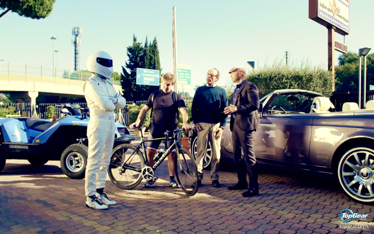Visualizza: Oltre 440 mila spettatori medi per Top Gear Italia episodio 2 su Sky Uno e Sky Sport 1 HD su Digital-News.it Immagine di Oltre 440 mila spettatori medi per Top Gear Italia episodio 2 su Sky Uno e Sky Sport 1 HD - Scopri di più su Sky Italia