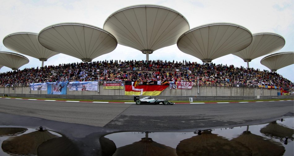 Immagine di F1 Cina, Gara - Diretta ore 8 su Sky Sport 1 HD, Sky Sport F1 HD e Rai 1 HD - Scopri di più su Sport