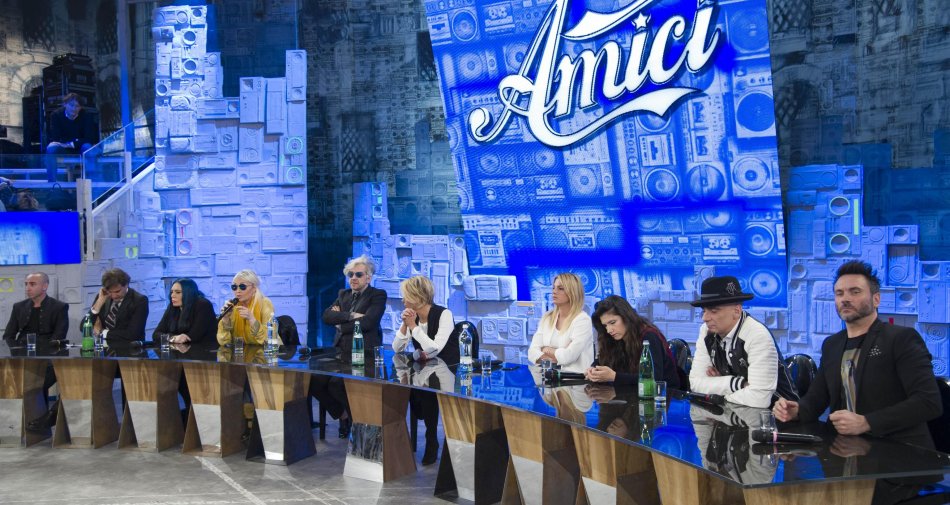 Visualizza: Amici, mercoledì la finale su Canale 5. De Filippi: «Abbiamo superato i pregiudizi» su Digital-News.it Immagine di Amici, mercoledì la finale su Canale 5. De Filippi: «Abbiamo superato i pregiudizi» - Scopri di più su Televisione