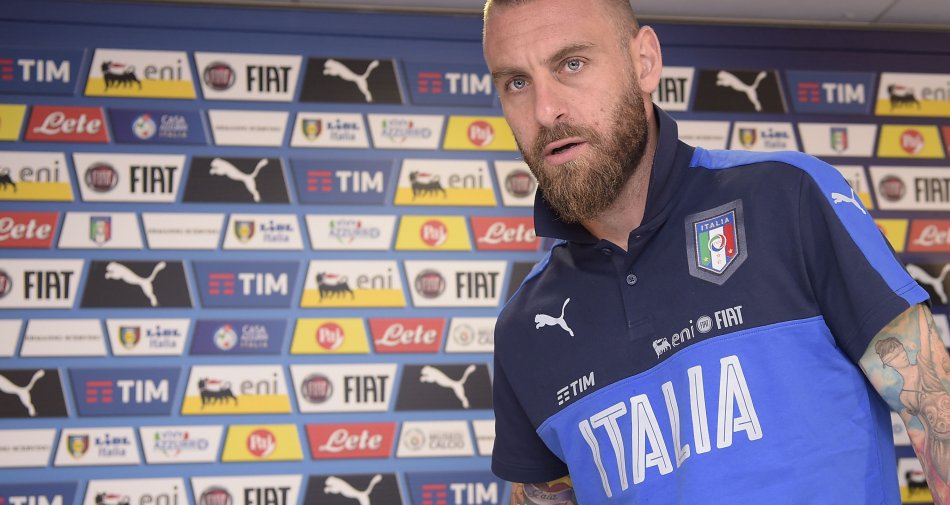 Immagine di Euro 2016, Daniele De Rossi elogia i talent di Sky Sport. Marocchi ringrazia - Scopri di più su Sky Italia