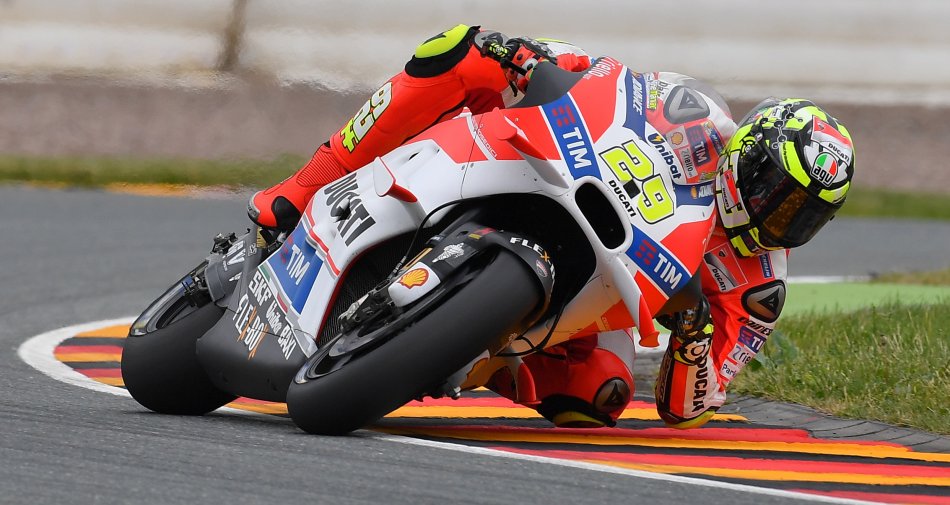 Immagine di MotoGP Germania 2016, Qualifiche - Diretta esclusiva Sky Sport MotoGP HD e Tv8 - Scopri di più su Sky Italia