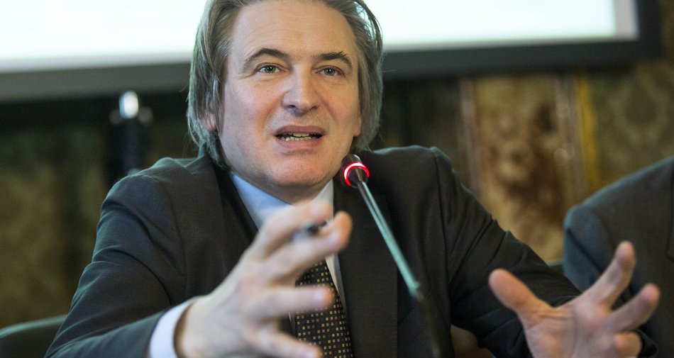 Immagine di Rai, tetto ai compensi anche per artisti: è bufera. Dall'Orto: «Ci penalizza» - Scopri di più su Economia