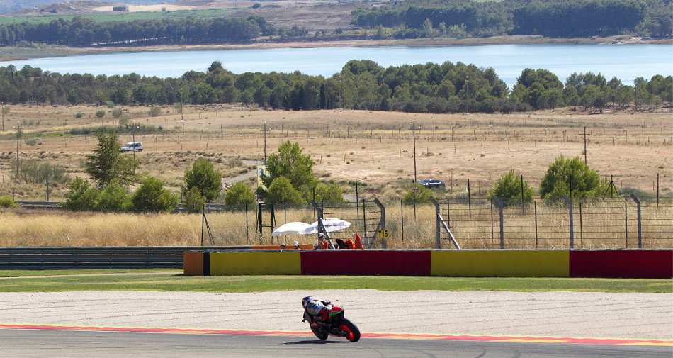 Immagine di MotoGP Aragon 2016, Gara - Diretta esclusiva Sky Sport MotoGP HD, differita Tv8 - Scopri di più su Sky Italia