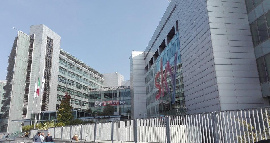 Immagine di Sky Italia, Francesca Folda e Roberto Scrivo nella direzione Communication & Public Affairs - Scopri di più su Sky Italia