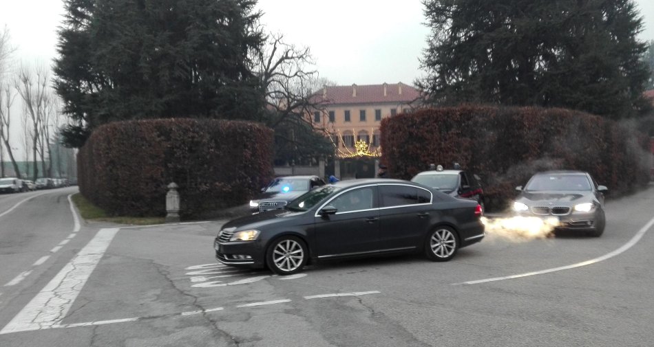 Immagine di Occhi di Mediaset sui conti di Bollorè, intanto vertice da Berlusconi ad Arcore  - Scopri di più su Economia