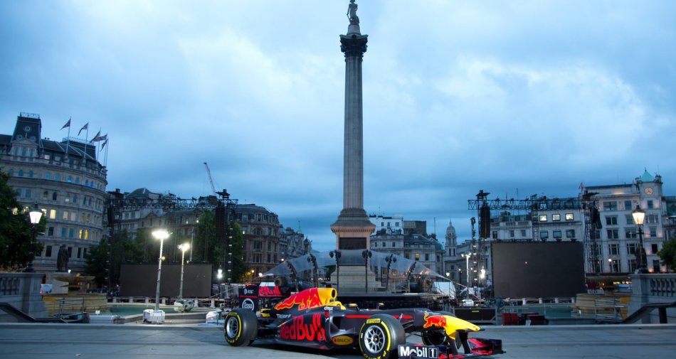 La Formula 1 sfila per le strade di Londra in diretta esclusiva su Sky Sport F1 HD