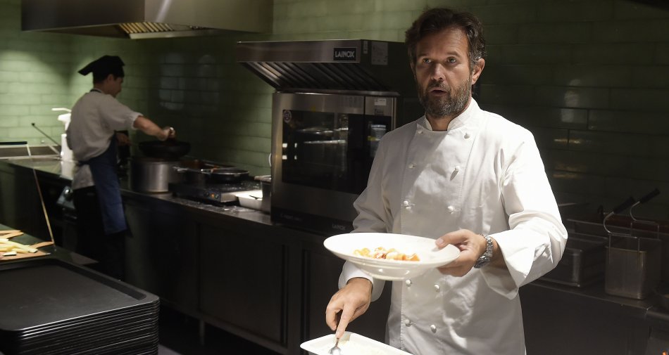 Immagine di Carlo Cracco su Sky Uno nella nuova stagione di Hell's Kitchen Italia - Scopri di più su Sky Italia