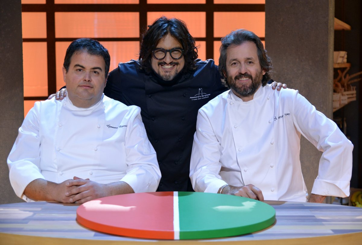 Cuochi d'Italia, la nuova sfida culinaria di Tv8 con Borghese, Tomei ed Esposito