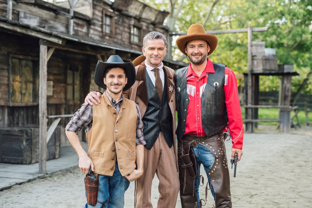 Visualizza: Sky Sport, torna Calciomercato - L'Originale ogni sera in uno studio stile western su Digital-News.it Immagine di Sky Sport, torna Calciomercato - L'Originale ogni sera in uno studio stile western - Scopri di più su Sky Italia