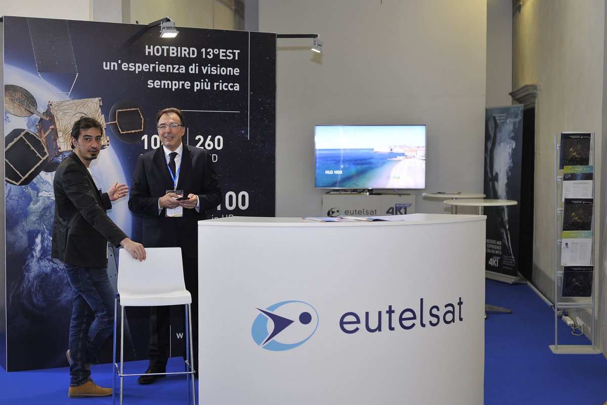 Visualizza: Eutelsat: al Forum Europeo Digitale 2018 di Lucca per sottolineare la centralità del satellite su Digital-News.it Immagine di Eutelsat: al Forum Europeo Digitale 2018 di Lucca per sottolineare la centralità del satellite - Scopri di più su Satellite / Estero