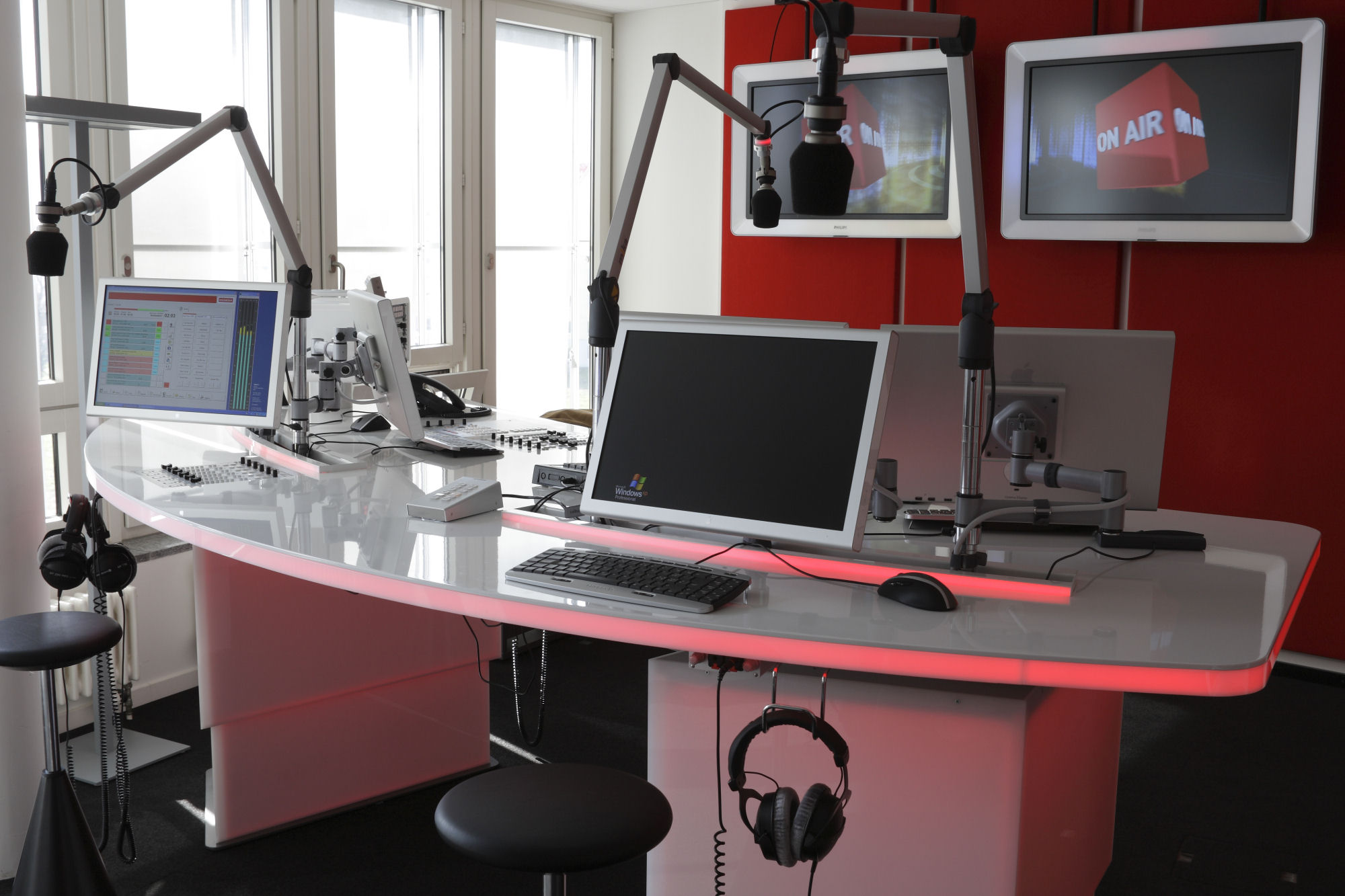 Immagine di RadioMediaset acquista il 100% delle azioni di Radio Monte Carlo - Scopri di più su Economia
