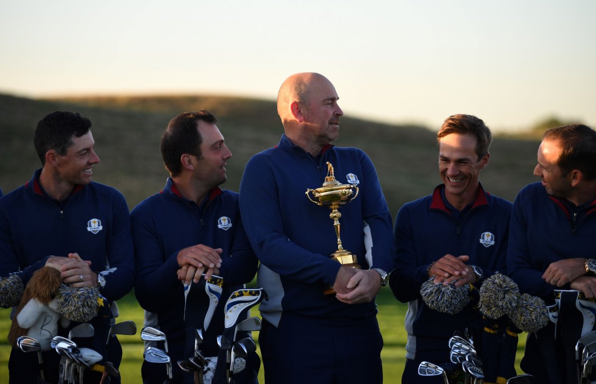 Visualizza: Golf, Blu contro Rossi in diretta sul canale dedicato Sky Sport Ryder Cup su Digital-News.it Immagine di Golf, Blu contro Rossi in diretta sul canale dedicato Sky Sport Ryder Cup - Scopri di più su Sky Italia