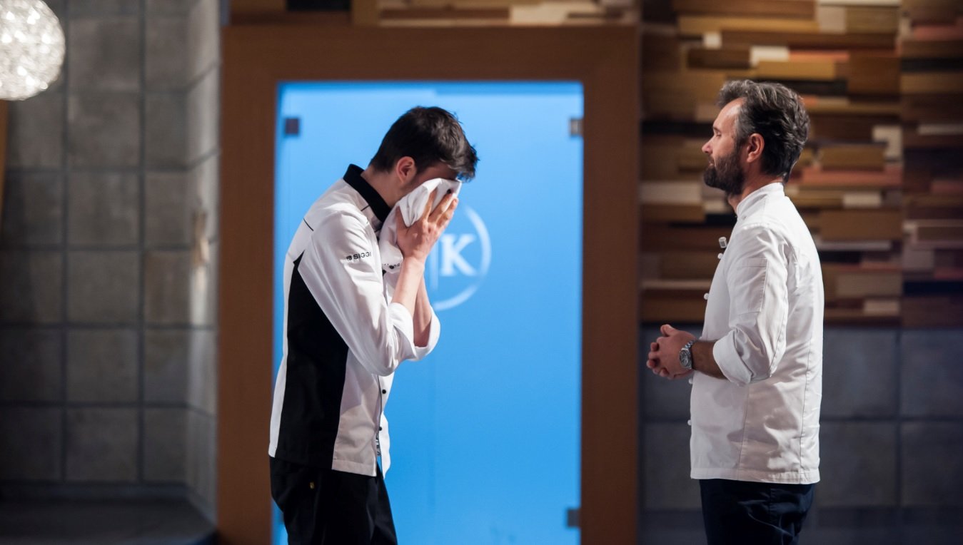 Hell's Kitchen, è Nicola a trionfare su Sky Uno nelle cucine infernali di Carlo Cracco 