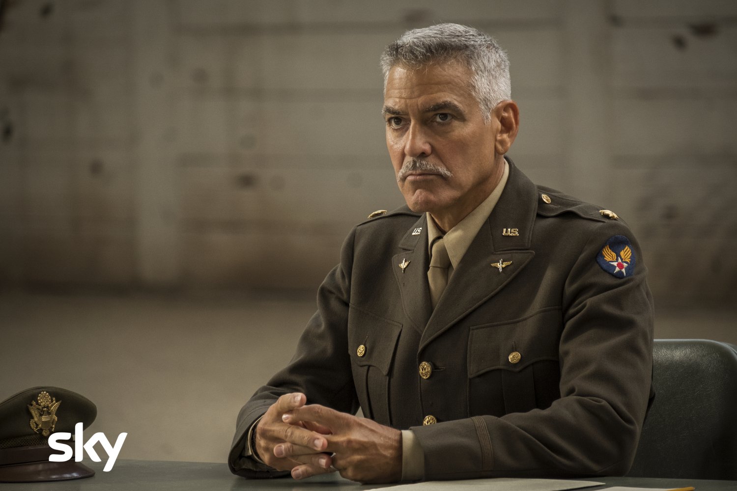 Catch-22, al via su Sky Atlantic e Sky Cinema con George Clooney