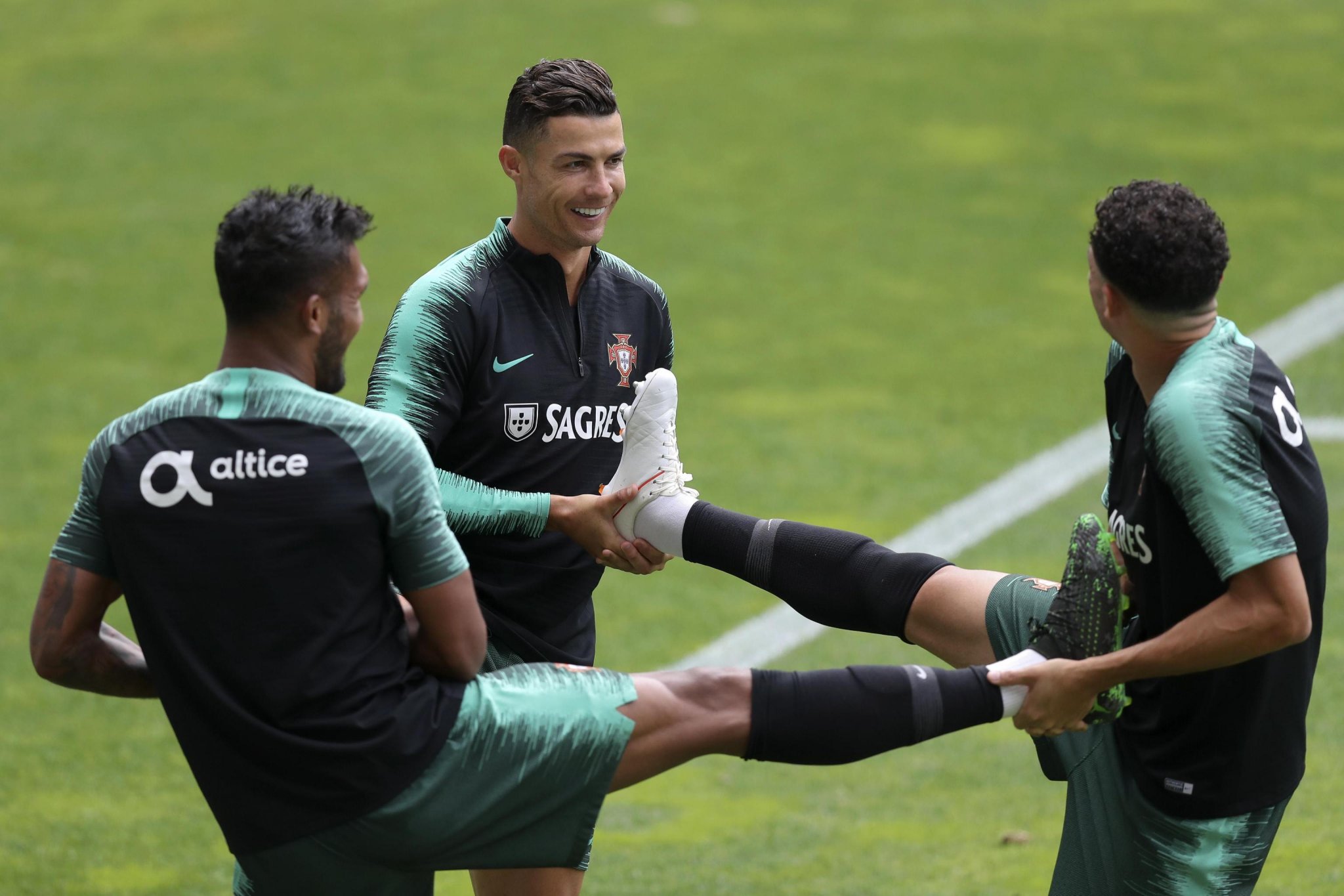 Visualizza: UEFA Nations League, su Italia 1 Portogallo - Svizzera e la finale 3 Posto su Digital-News.it Immagine di UEFA Nations League, su Italia 1 Portogallo - Svizzera e la finale 3 Posto - Scopri di più su Sport
