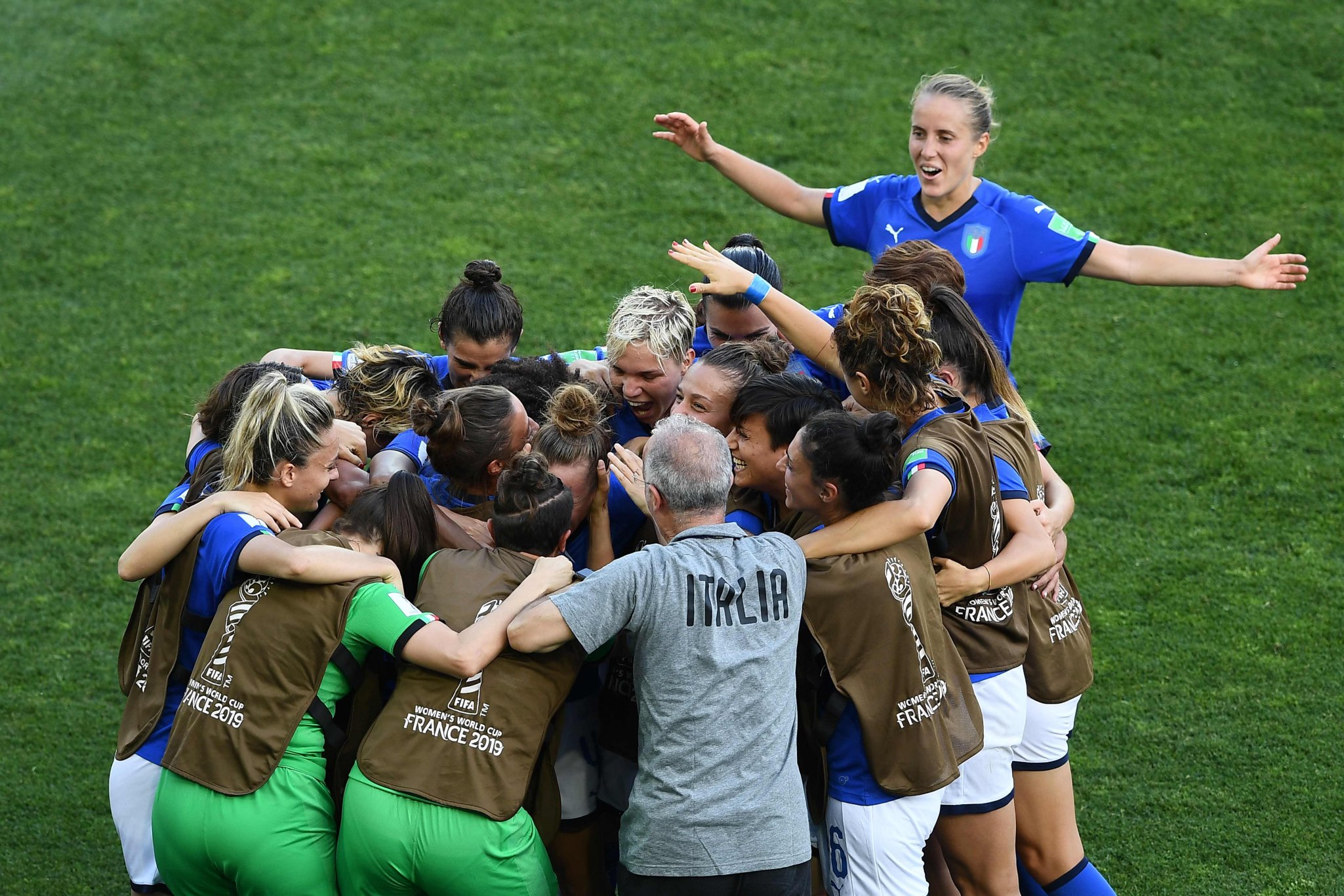 Foto - Italia continua a sognare davanti alla tv con le #RagazzeMondiali