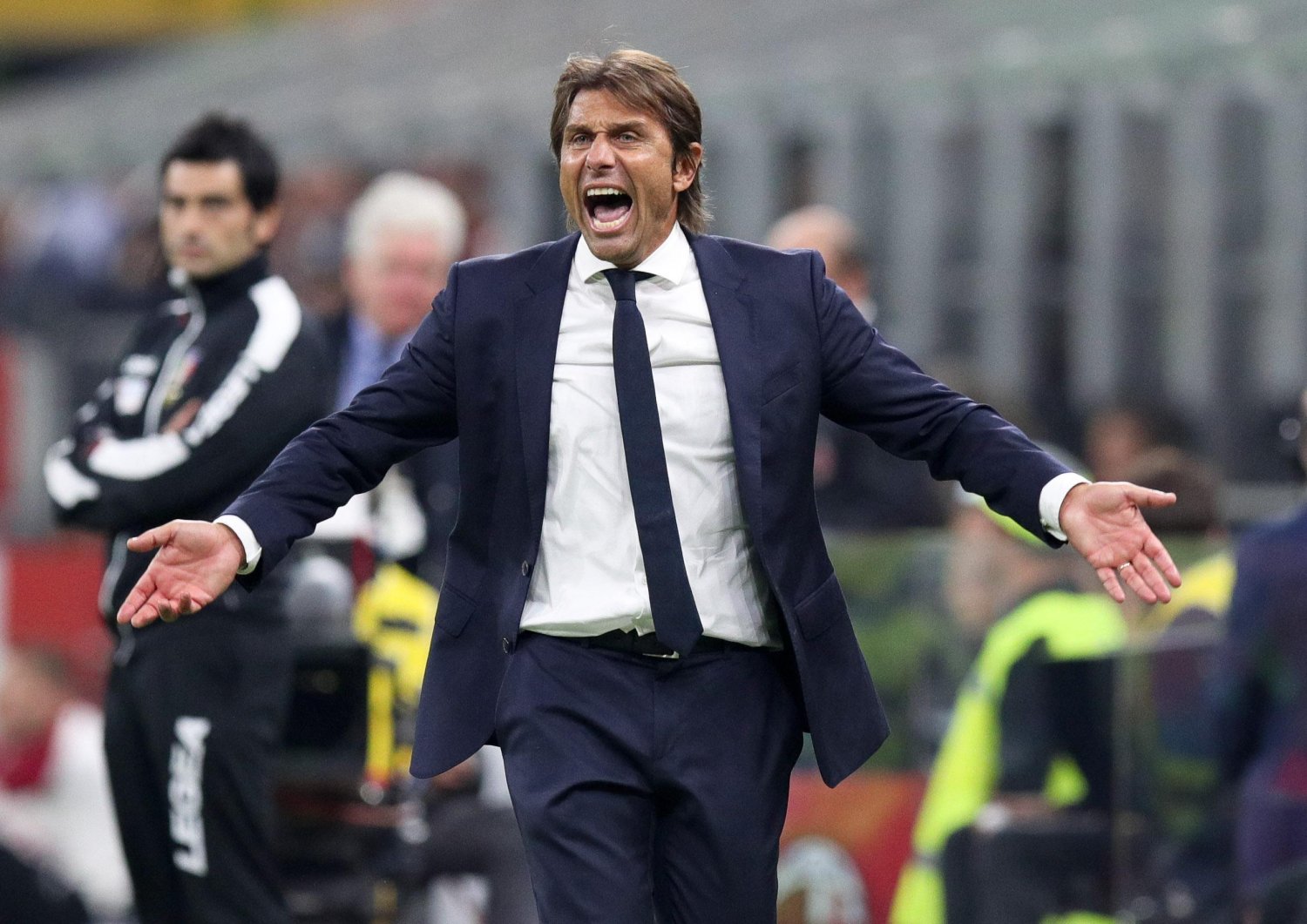 Antonio Conte, al centro dello speciale Sky Sport con Giorgio Porrà