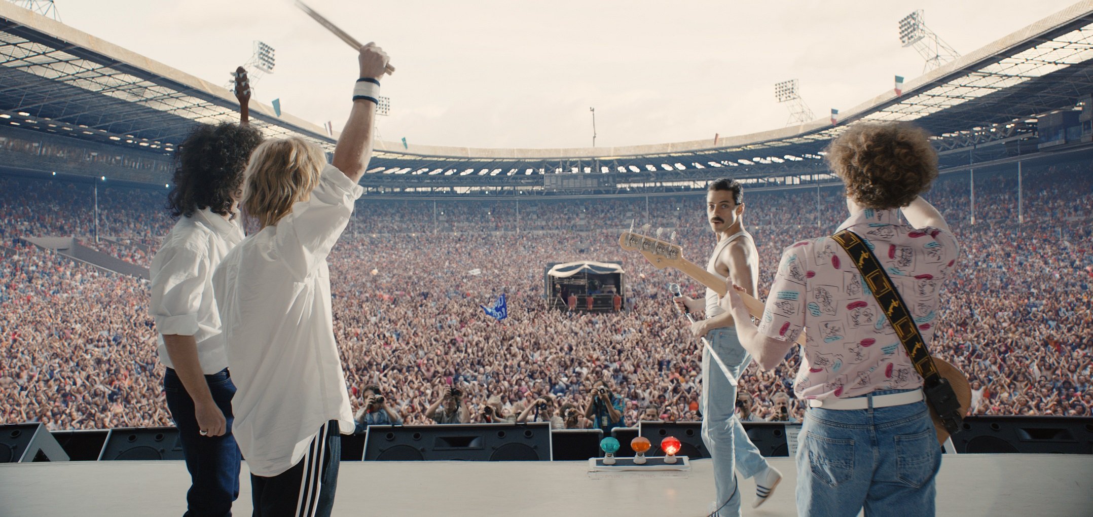 Visualizza: Bohemian Rhapsody, su Sky Cinema il biopic che racconta Freddie Mercury su Digital-News.it Immagine di Bohemian Rhapsody, su Sky Cinema il biopic che racconta Freddie Mercury - Scopri di più su Sky Italia