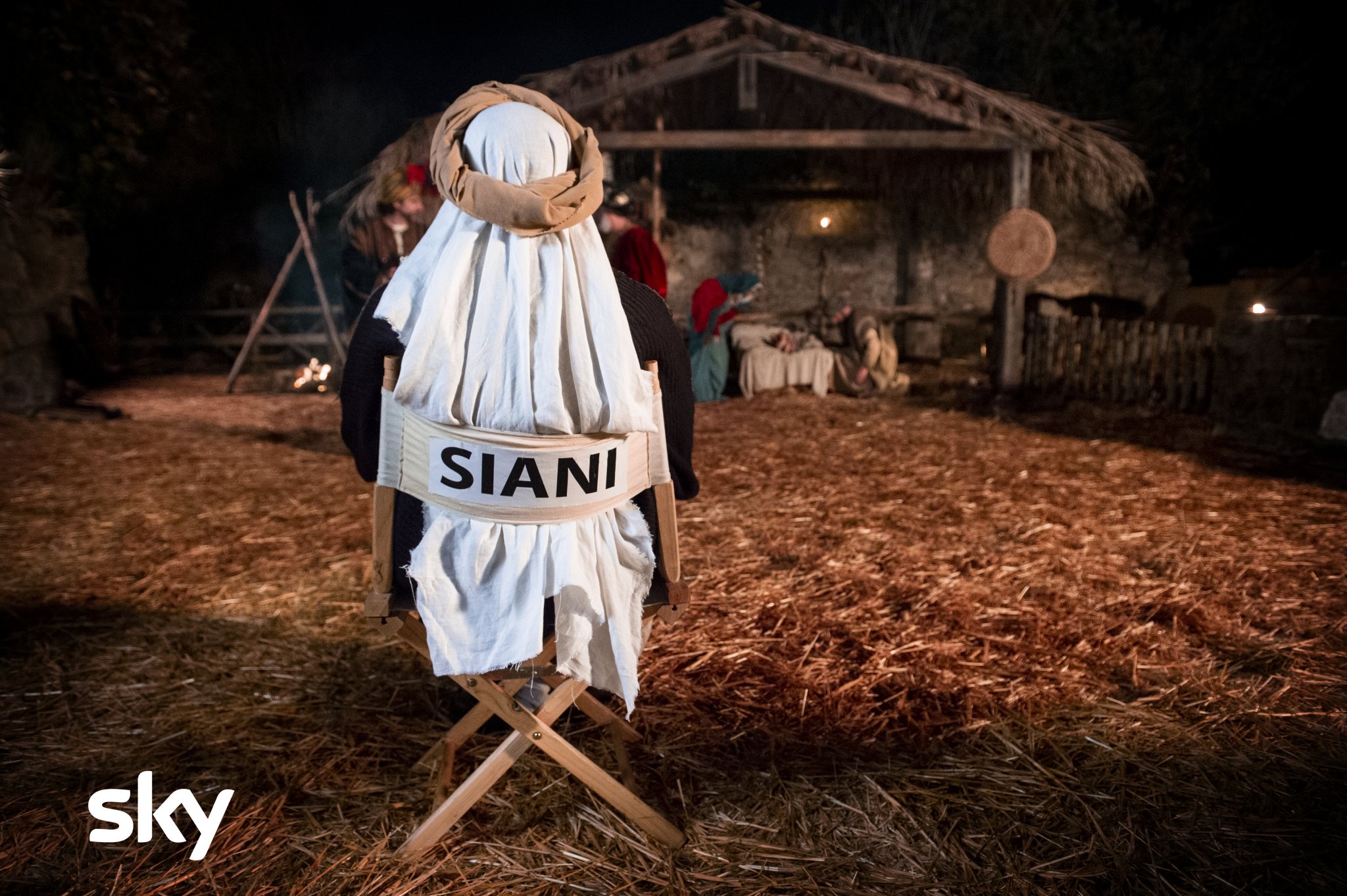 Foto - Alessandro Siani in Stasera Felicità, one man show natalizio su Sky Uno