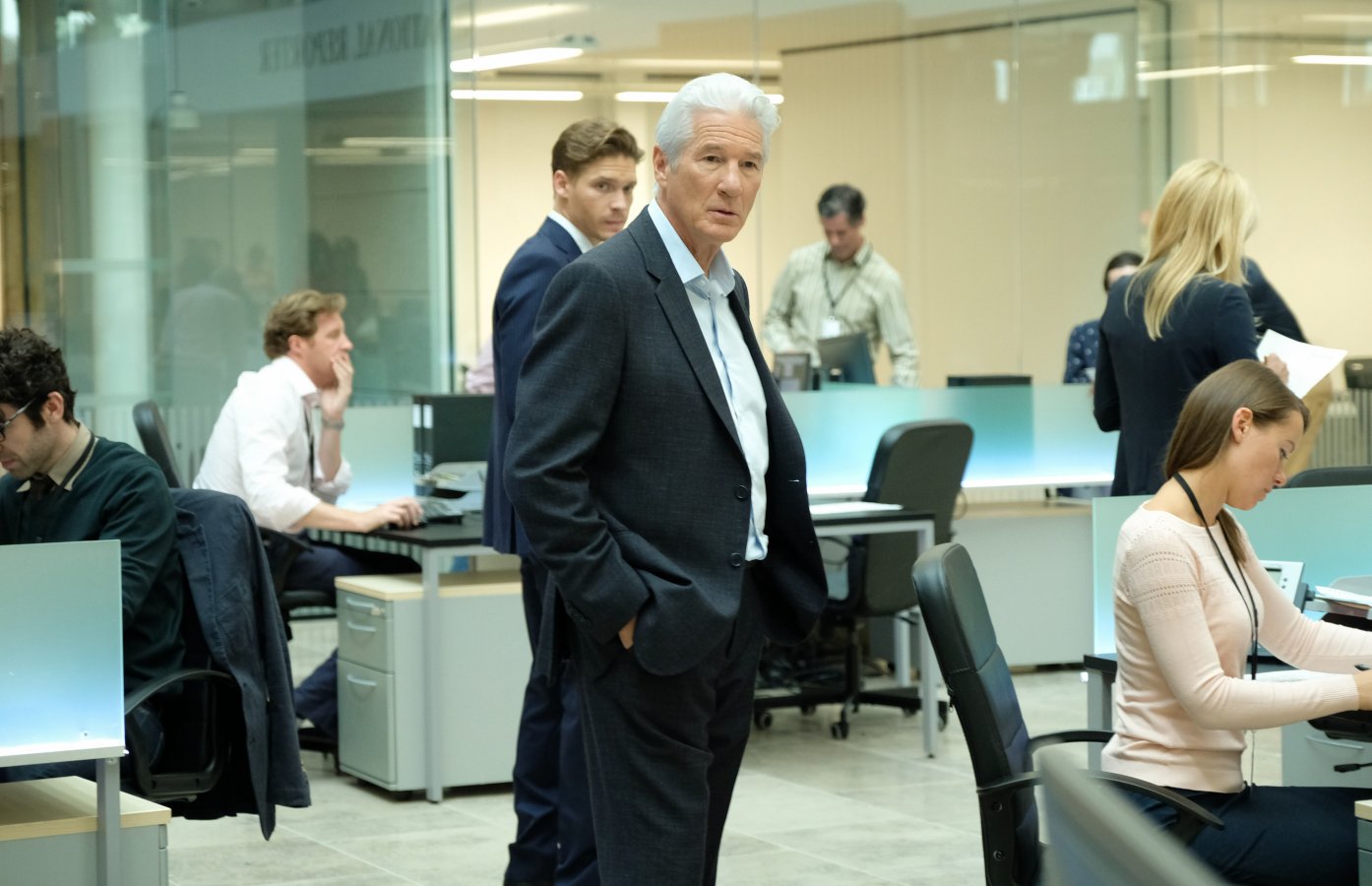 Visualizza: MotherFatherSon, su Sky e NOW TV Richard Gere protagonista di una serie tv su Digital-News.it Immagine di MotherFatherSon, su Sky e NOW TV Richard Gere protagonista di una serie tv - Scopri di più su Sky Italia