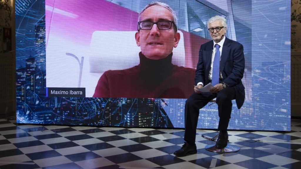 Visualizza: Ibarra: «Ingresso Sky in settore telefonia è evoluzione naturale» su Digital-News.it Immagine di Ibarra: «Ingresso Sky in settore telefonia è evoluzione naturale» - Scopri di più su Sky Italia