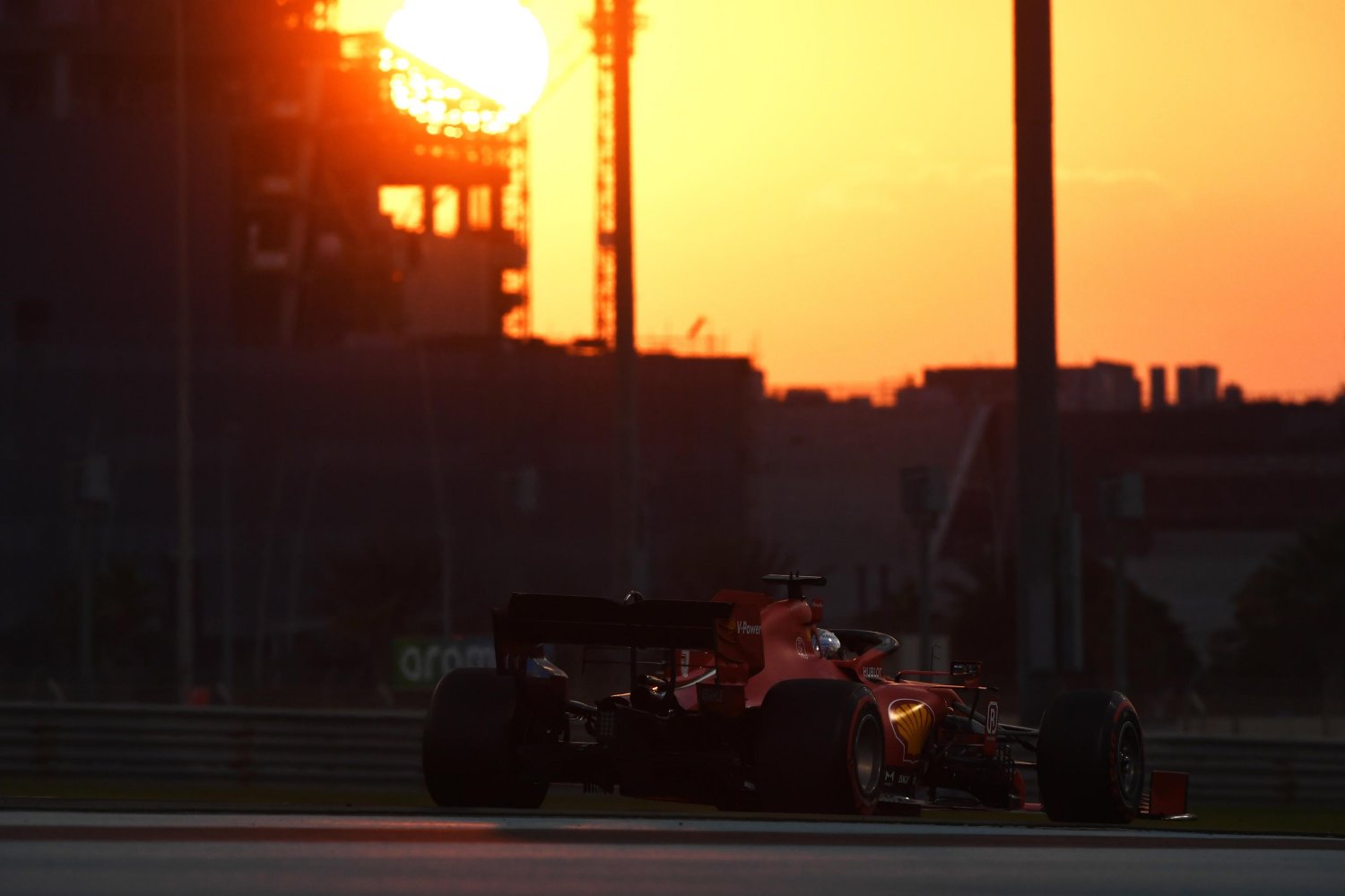 Immagine di F1 Abu Dhabi 2020, Gara, Diretta Sky Sport. LIVE su TV8 - Scopri di più su Sky Italia