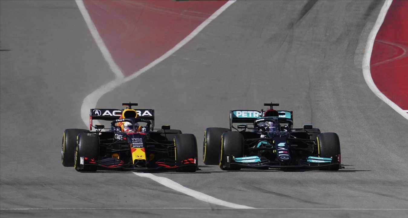 Visualizza: F1 Abu Dhabi 2021, Gara - Diretta Sky Sport e TV8 | Campione del Mondo Max o Lewis? su Digital-News.it Immagine di F1 Abu Dhabi 2021, Gara - Diretta Sky Sport e TV8 | Campione del Mondo Max o Lewis? - Scopri di più su Sky Italia