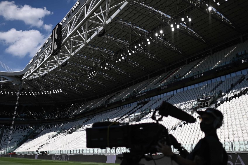 Visualizza: Diritti Tv Serie A 2021 - 2024, stallo. Sky / DAZN, pochi giorni per decidere su Digital-News.it Immagine di Diritti Tv Serie A 2021 - 2024, stallo. Sky / DAZN, pochi giorni per decidere - Scopri di più su Sport