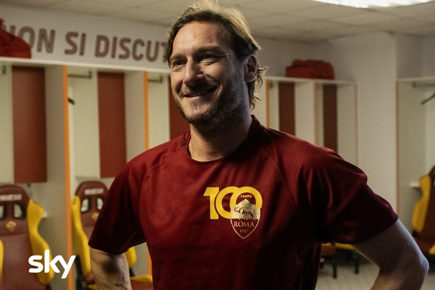 Visualizza: Speravo de mori prima, su Sky e NOW il finale col vero Francesco Totti su Digital-News.it Immagine di Speravo de mori prima, su Sky e NOW il finale col vero Francesco Totti - Scopri di più su Sky Italia