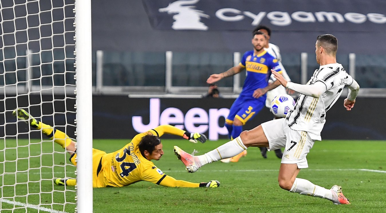 Immagine di Diritti Tv Serie A 2021 - 2024, Sky presenta ricorso contro assegnazione a DAZN - Scopri di più su Sky Italia