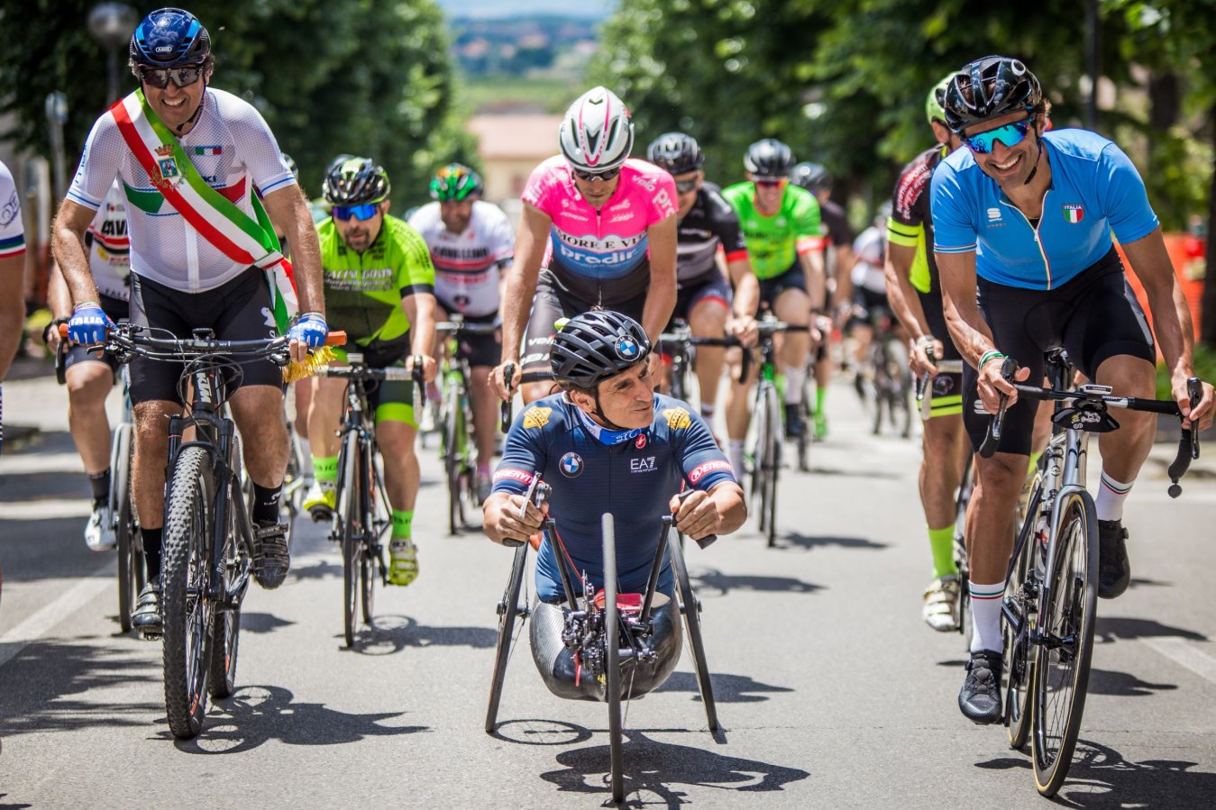 Visualizza: La Grande Staffetta, su Sky e NOW Alex Zanardi e la sua ultima impresa sportiva su Digital-News.it Immagine di La Grande Staffetta, su Sky e NOW Alex Zanardi e la sua ultima impresa sportiva - Scopri di più su Sky Italia