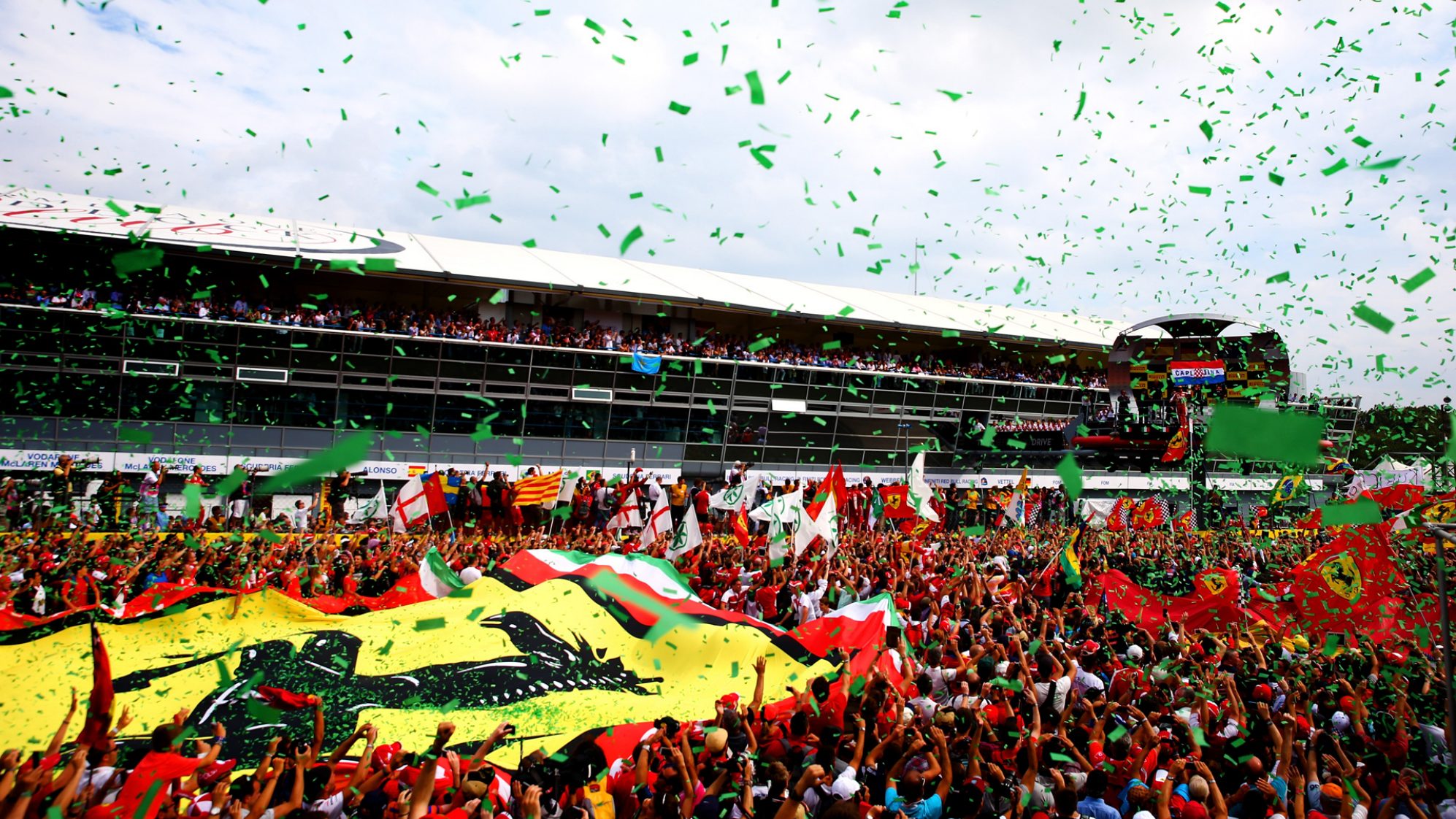 Immagine di Sky Sport - Weekend Motori in diretta con GP Italia (F1) e Aragon (MotoGP) - Scopri di più su Sky Italia