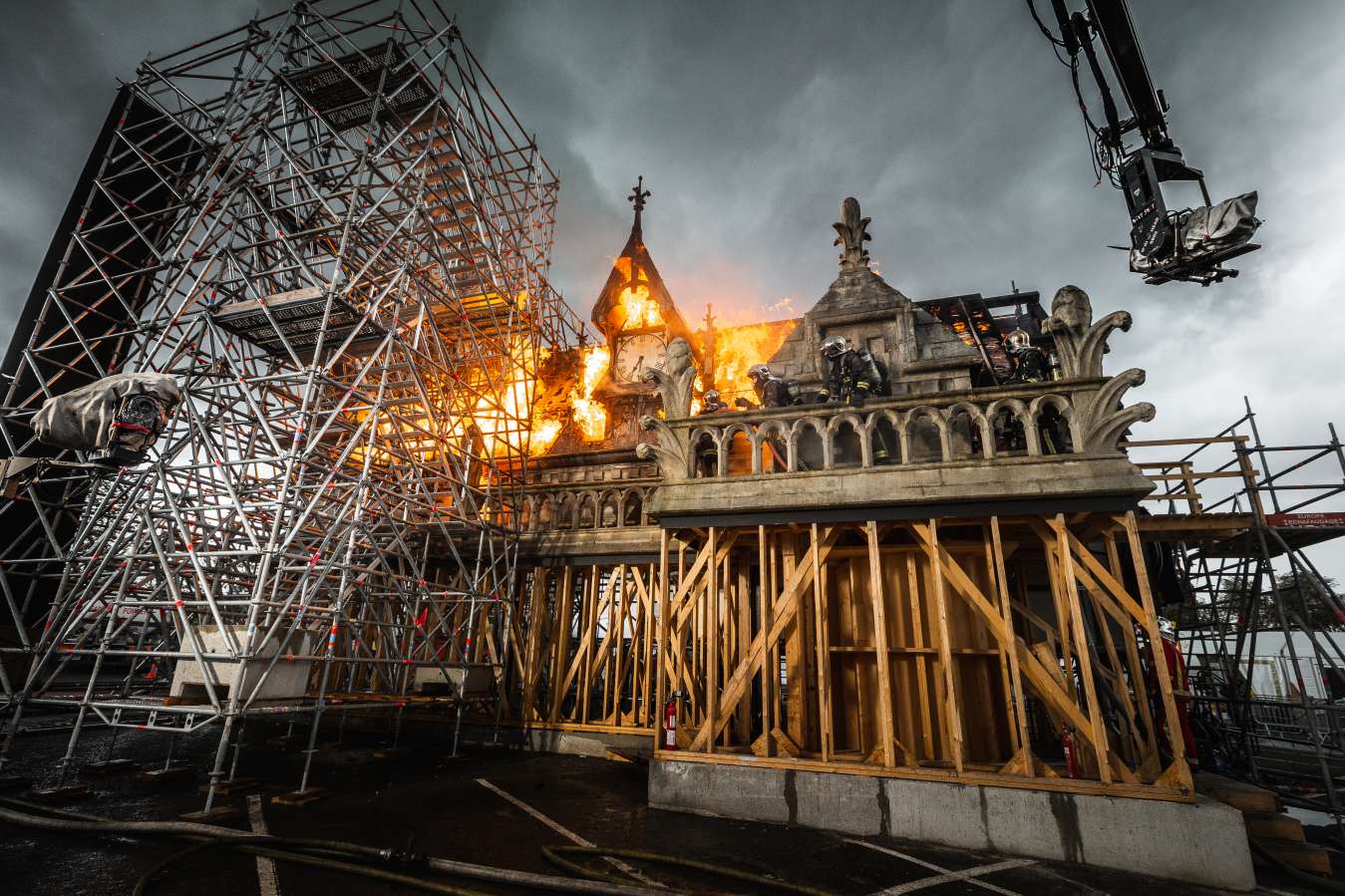 «Notre Dame in Fiamme»  in prima tv su Sky Cinema 4K e in streaming su NOW