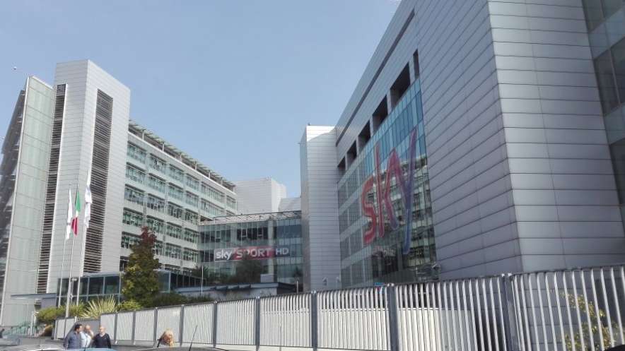 Visualizza: Sky e i sindacati siglano accordo su Hybird Working per estenderlo a tutti i dipendenti su Digital-News.it Immagine di Sky e i sindacati siglano accordo su Hybird Working per estenderlo a tutti i dipendenti - Scopri di più su Sky Italia